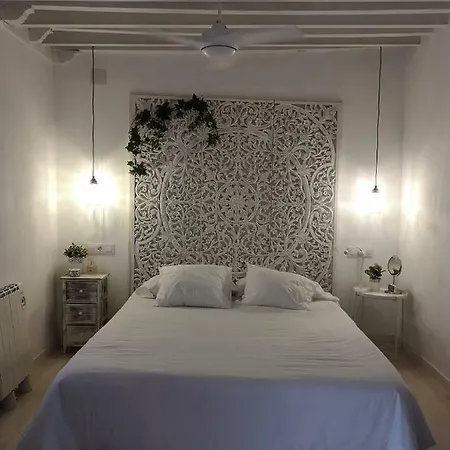 Moreno De Mora تريفة